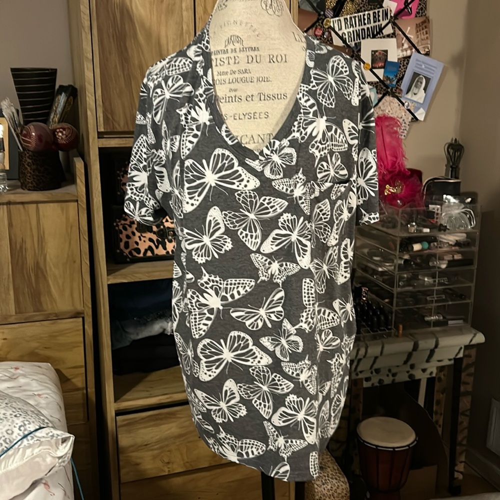 Loanna Gray Butterfly Pocket Shirt - 3X